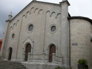 La Cattedrale
di Fanano
(6444 bytes)
